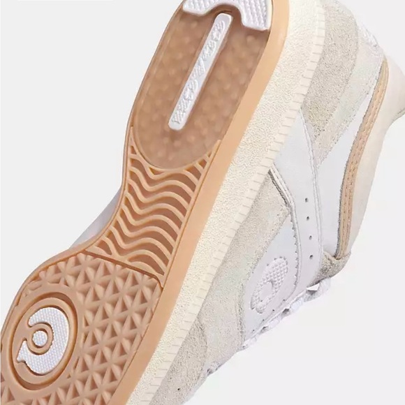 Coach white sneakers 7.5 - Picture 8 of 10